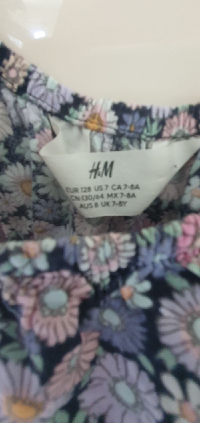 Combishort H&M 8 ans - photo numéro 3