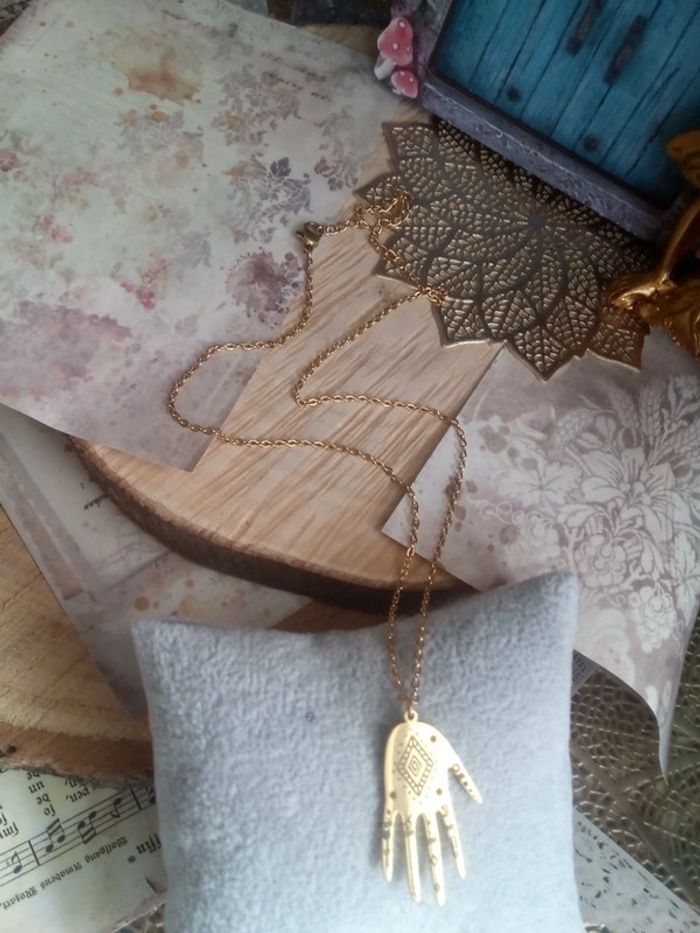 Collier amulette main - photo numéro 2
