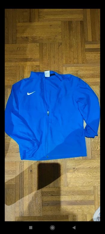 Veste de sport Nike tissu fin 8 ans