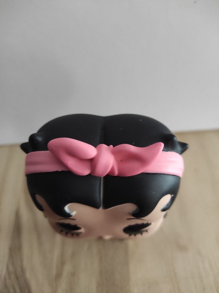 Figurine Funko pop Sock Hop 555 SANS boîte ( Betty Boop ) - photo numéro 5