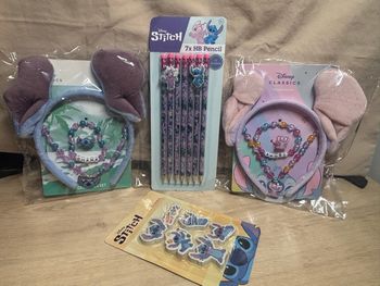 Lot Angel Stitch Disney divers accessoires Crayons, gommes 2 Serres-tête et bijoux