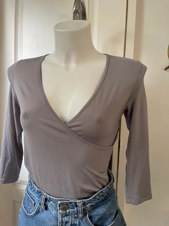 Top gris - photo numéro 4