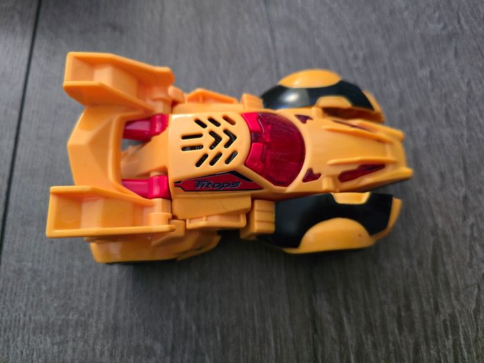 Switch & Go Dinos - Véhicule interactif Titops