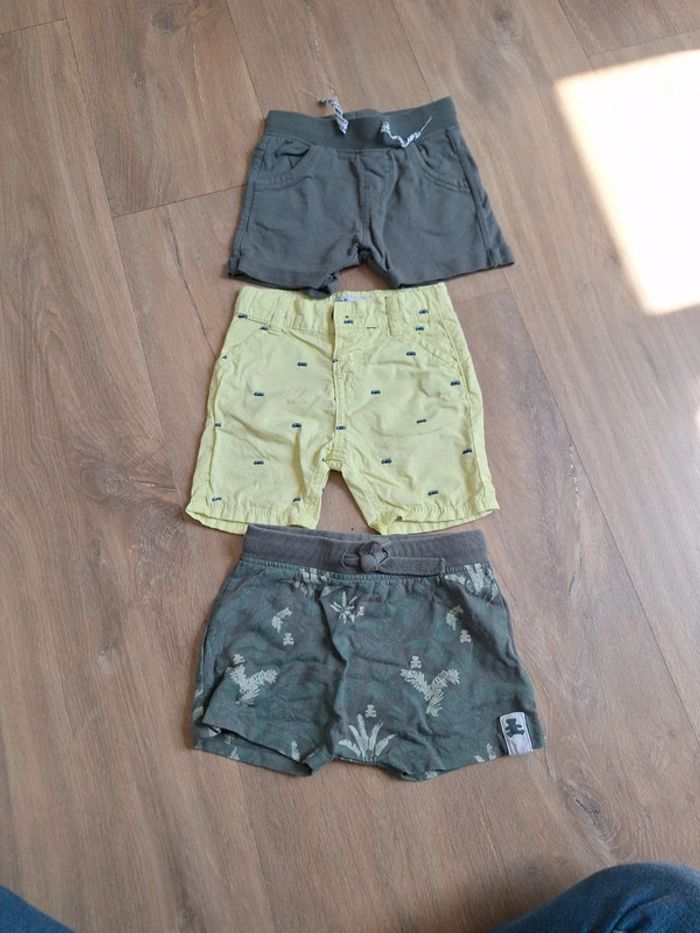 Lot shorts T-shirt 12 mois - photo numéro 4