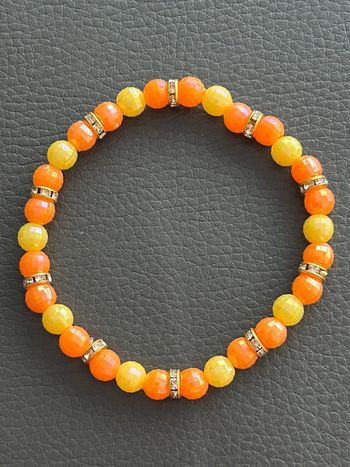 Bracelet jaune orange et doré en perles taille unique