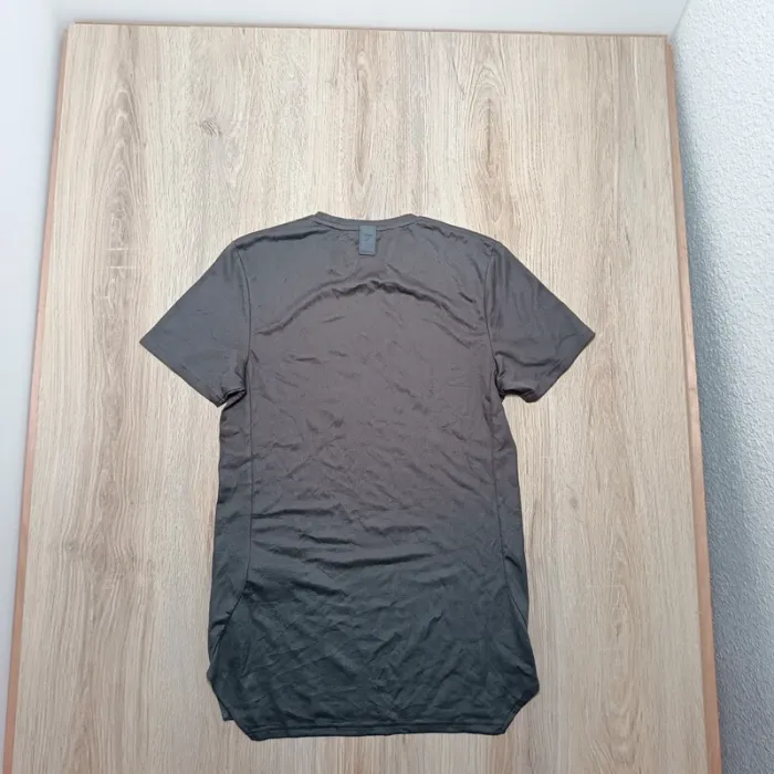 Teeshirt gymshark homme S gris - photo numéro 4