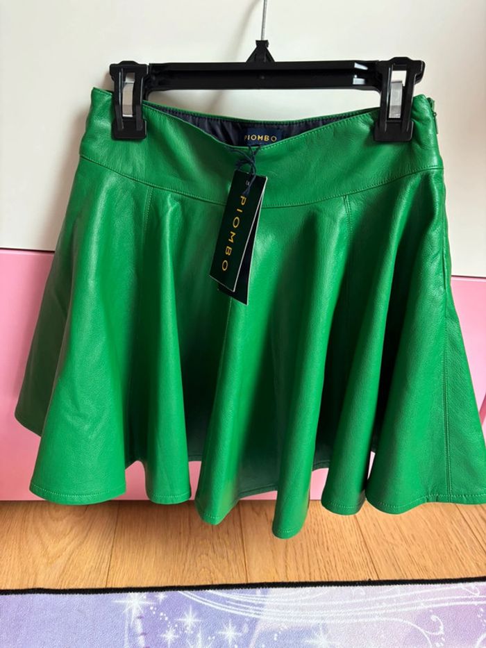 Neuve - Jupe simili verte 8 ans
