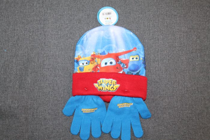 ensemble super wings bonnet et gants bleu et rouge
