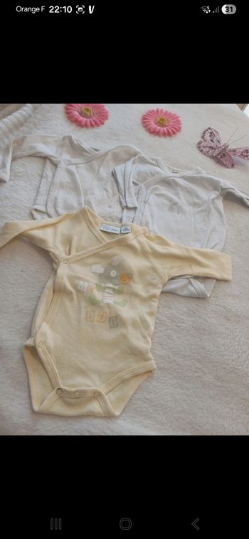 Lot de 3 bodies bébé taille 1 mois