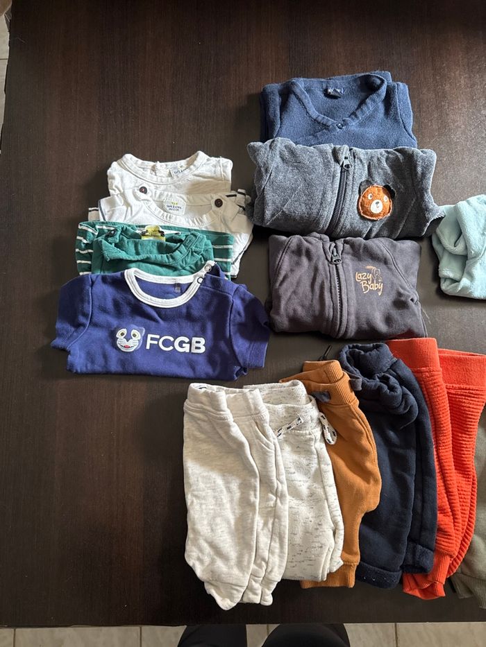 Lot vêtements bébé garçon 1 mois - photo numéro 2
