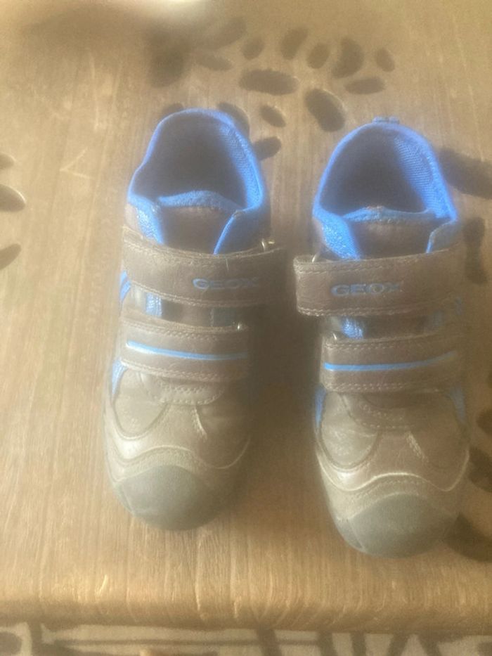 Géox cuir noir et bleu T 30
