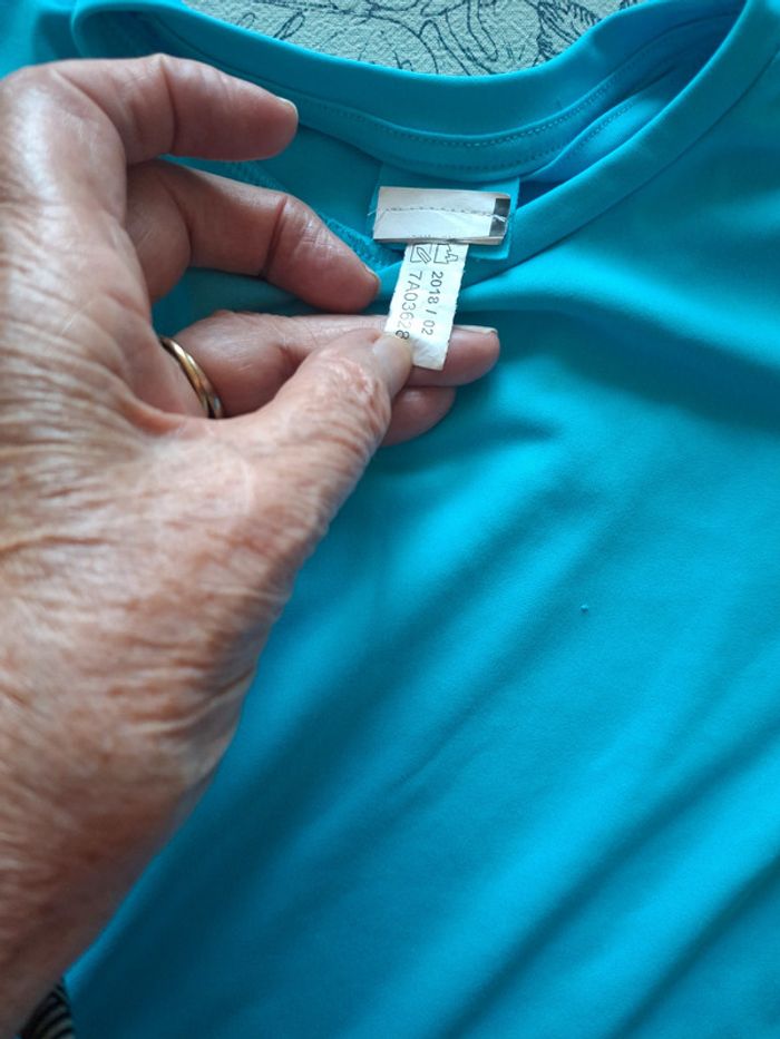 tee shirt anti UV turquoise plus d'etiquette de taille verifiez vos mesures MIXTE