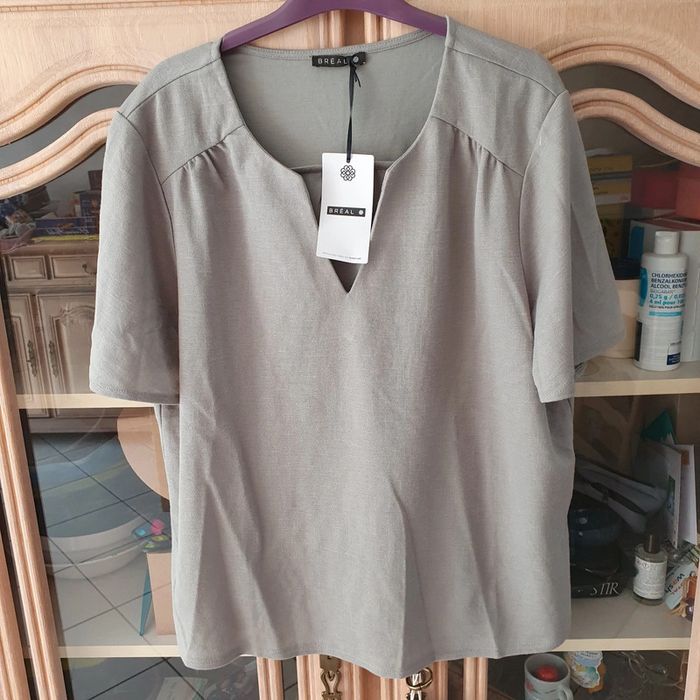 Magnifique haut vert sauge taille 3 Breal