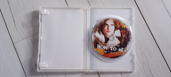 💿 DVD How to be 💿 - photo numéro 3