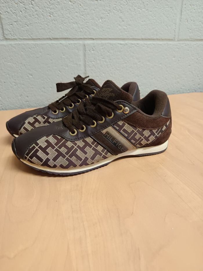 Sneakers chaussures de ville femme Tommy Hilfiger "Thora" taille 7.5 US - photo numéro 2