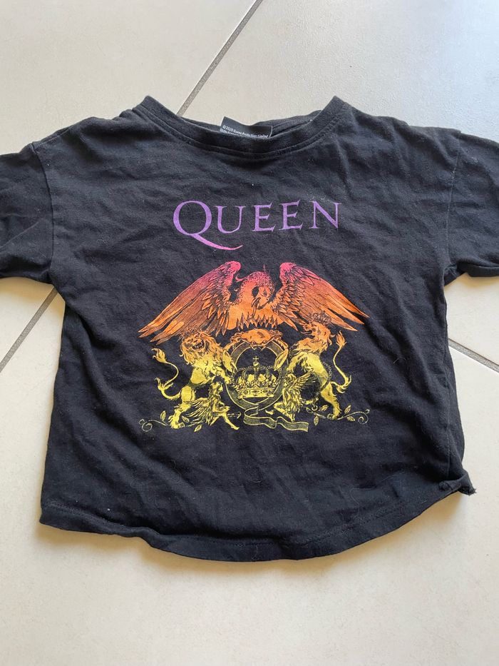 T-shirt queen
