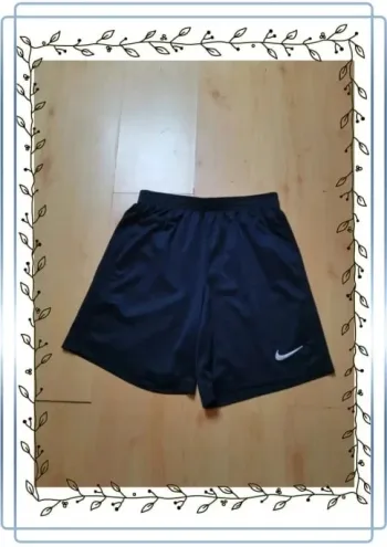 Short bleu marine nike, taille XL, très bon état
