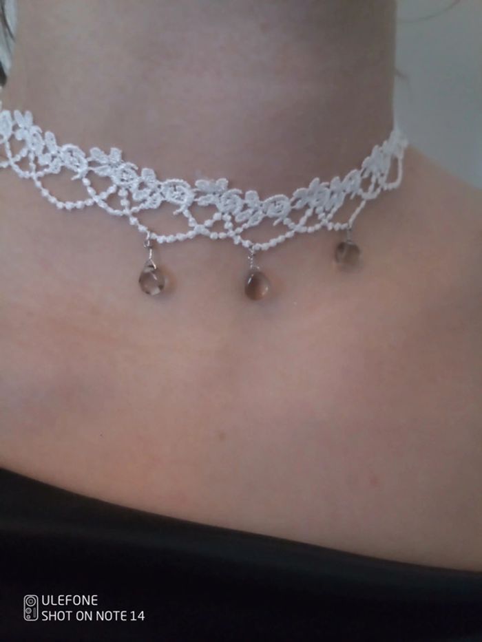 Collier tour du cou dentelle blanche et pierres naturelles de quartz fumé - photo numéro 2