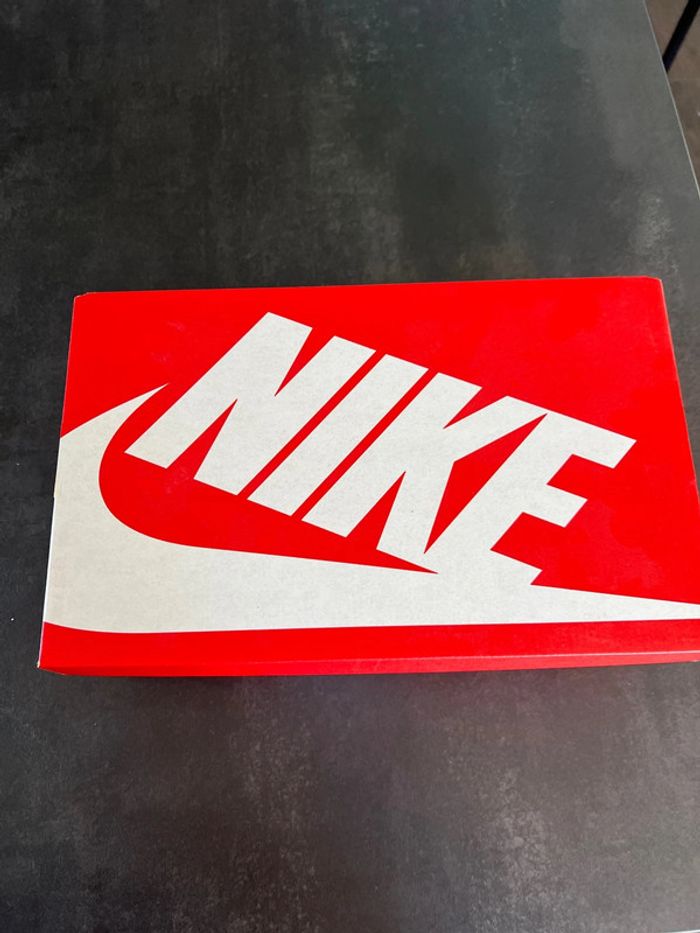 Basket Nike unisex taille 40 - photo numéro 12