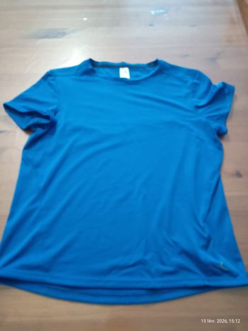 T-Shirt technique de sport t.14-15 ans