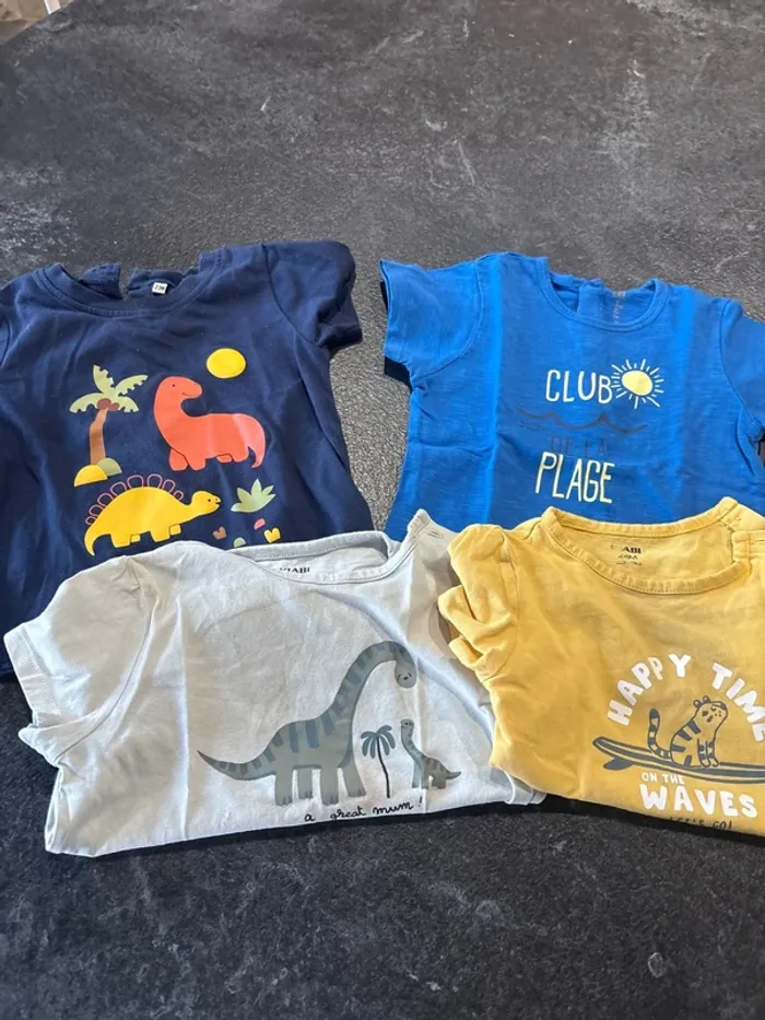 Lot de 4 tee shirts manches courtes 2 ans