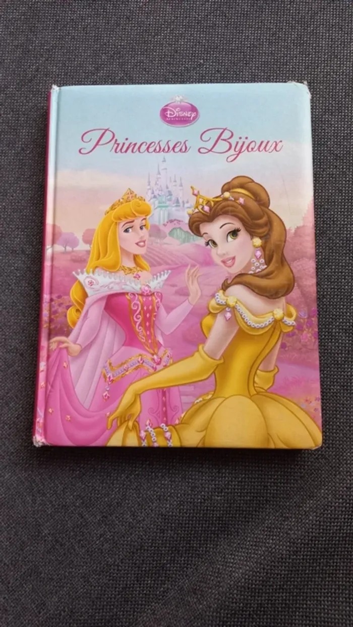 Livre histoires de princesse Disney. Princesses bijoux