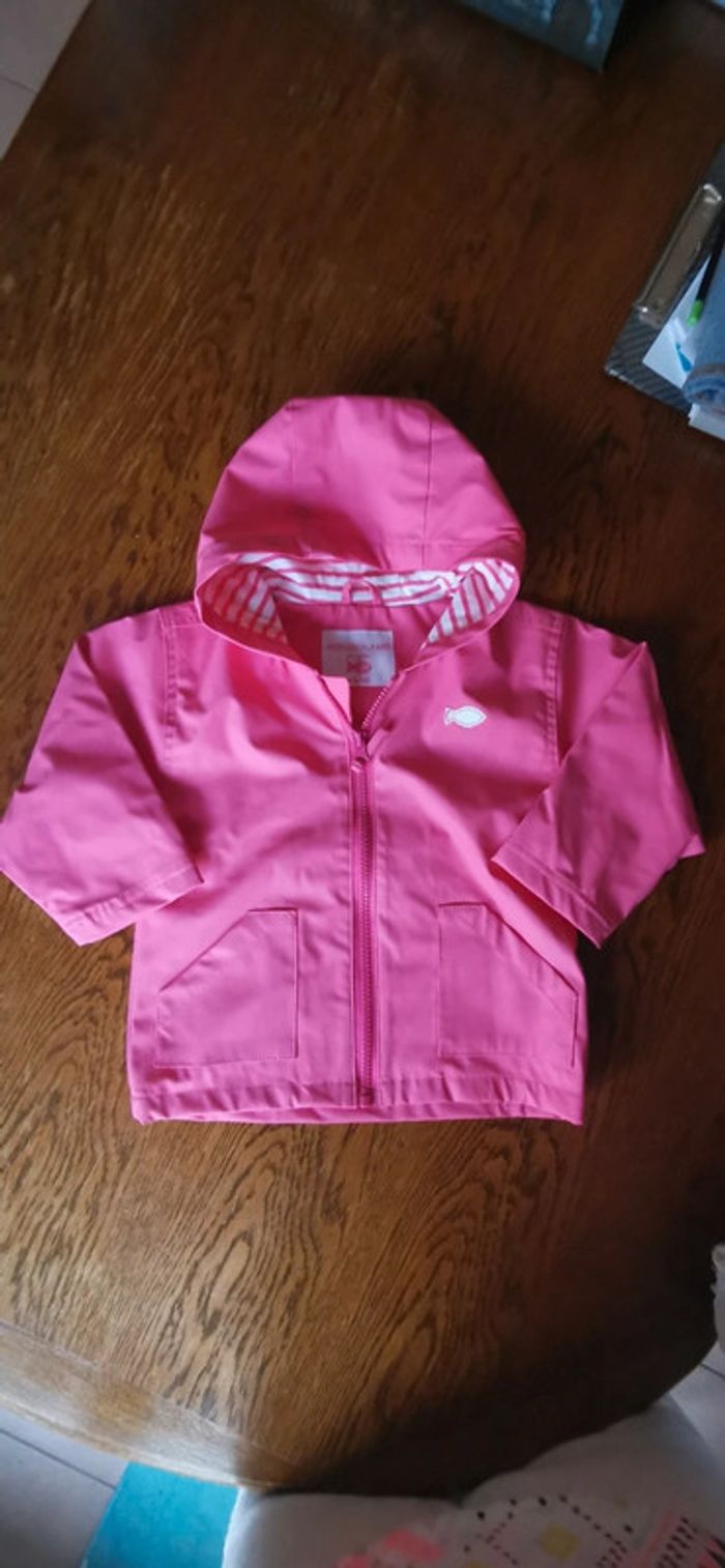 Imperméable à capuche