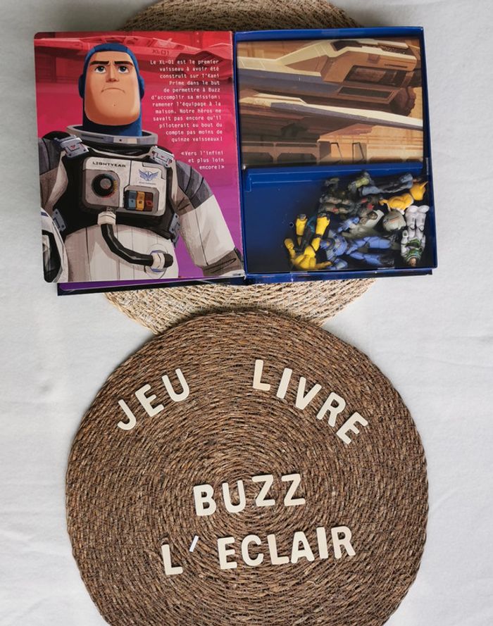 Livre 📙 Disney, comptines et figurines, buzz l'éclair, NEUF - photo numéro 2