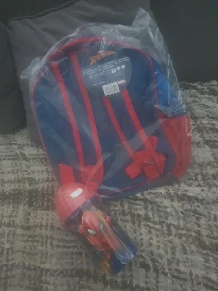 Sac a dos avec gourde marvel - photo numéro 2
