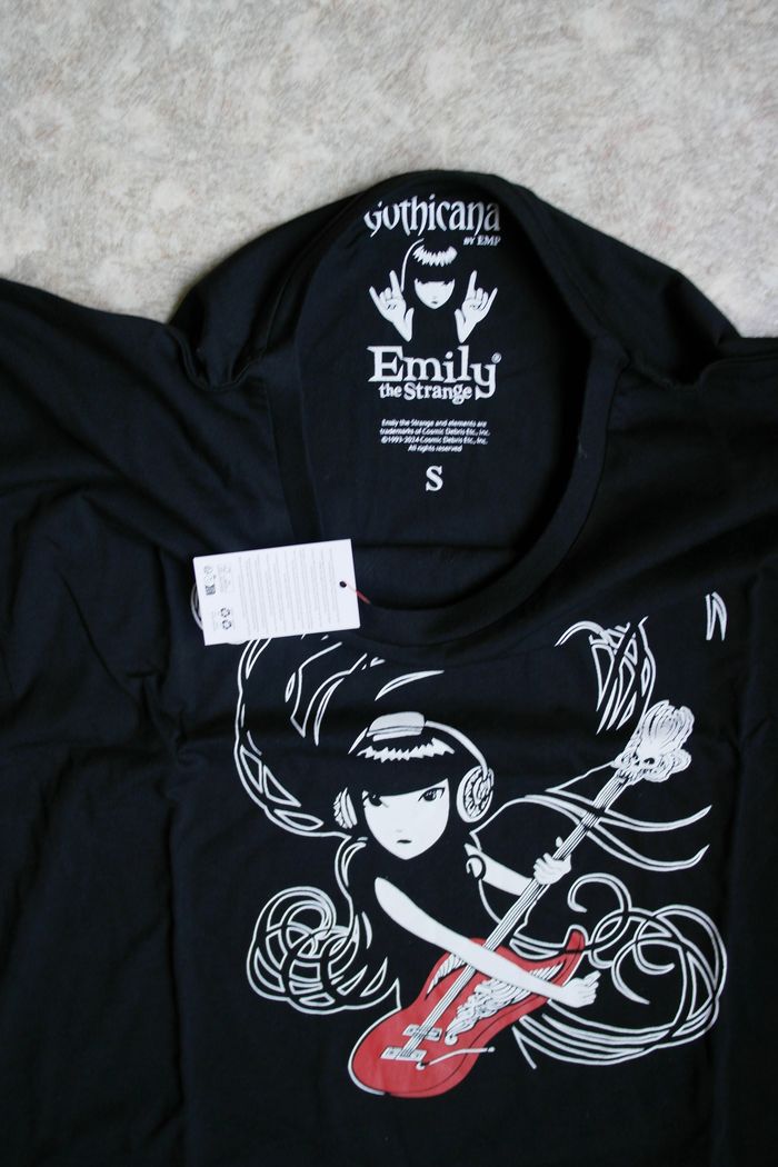 T-shirt manches longues Emily the Strange - taille S - photo numéro 6