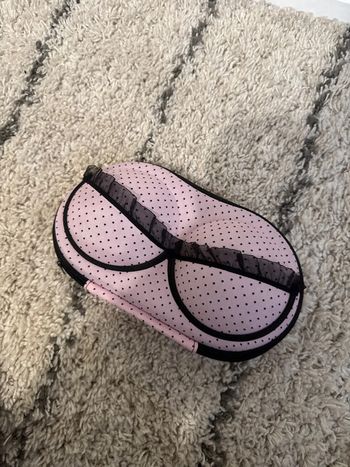 Coque rigide rangement soutien gorge