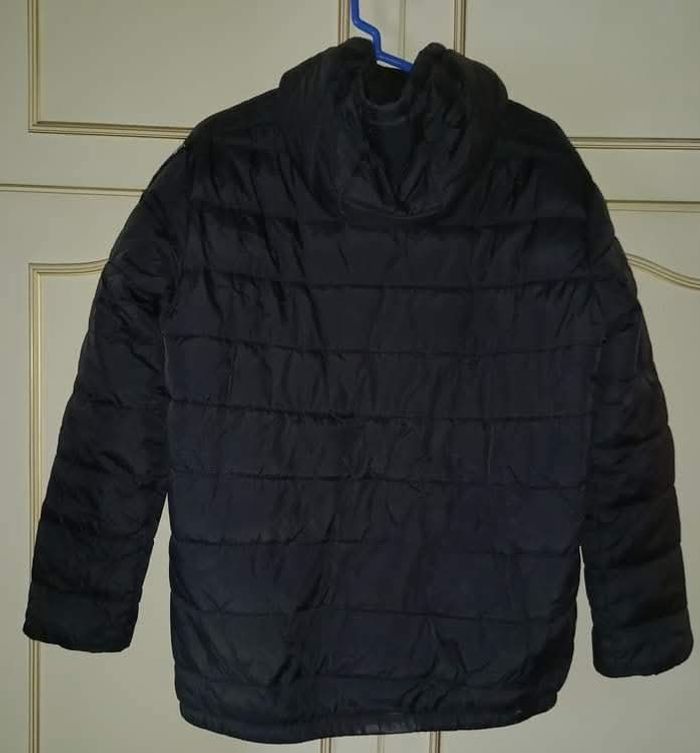 Blouson doudoune 16 ans gemo
Quelques écritures s effacent sur les manches ( voir photo) - photo numéro 2