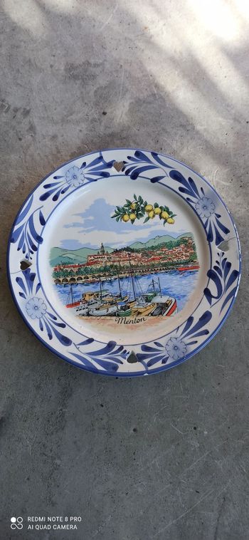 Assiette décorative menton