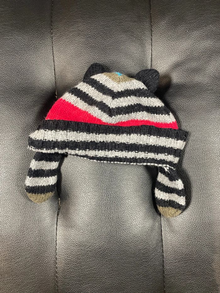 Bonnet cache oreilles