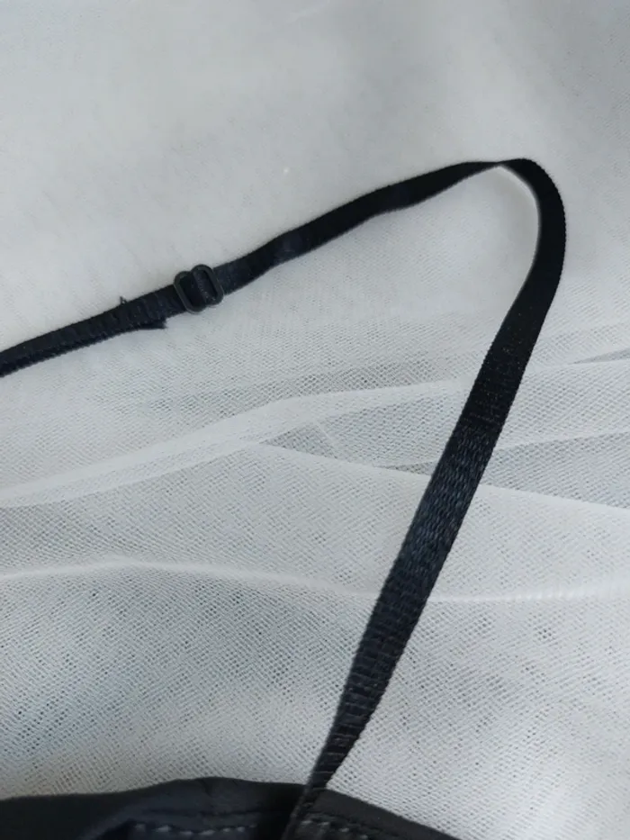 Robe de soirée BCBGmaxazria – S – Noir – État : Excellent - photo numéro 6