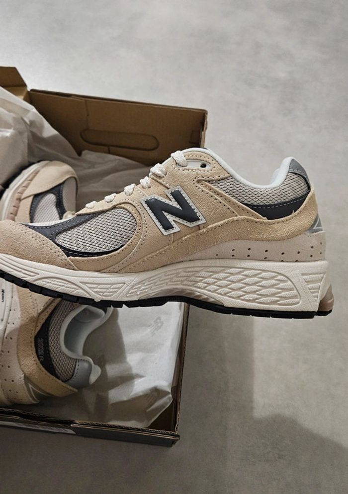 New Balance 2002R Sandstone Magnet Size EU 37.5 - photo numéro 3
