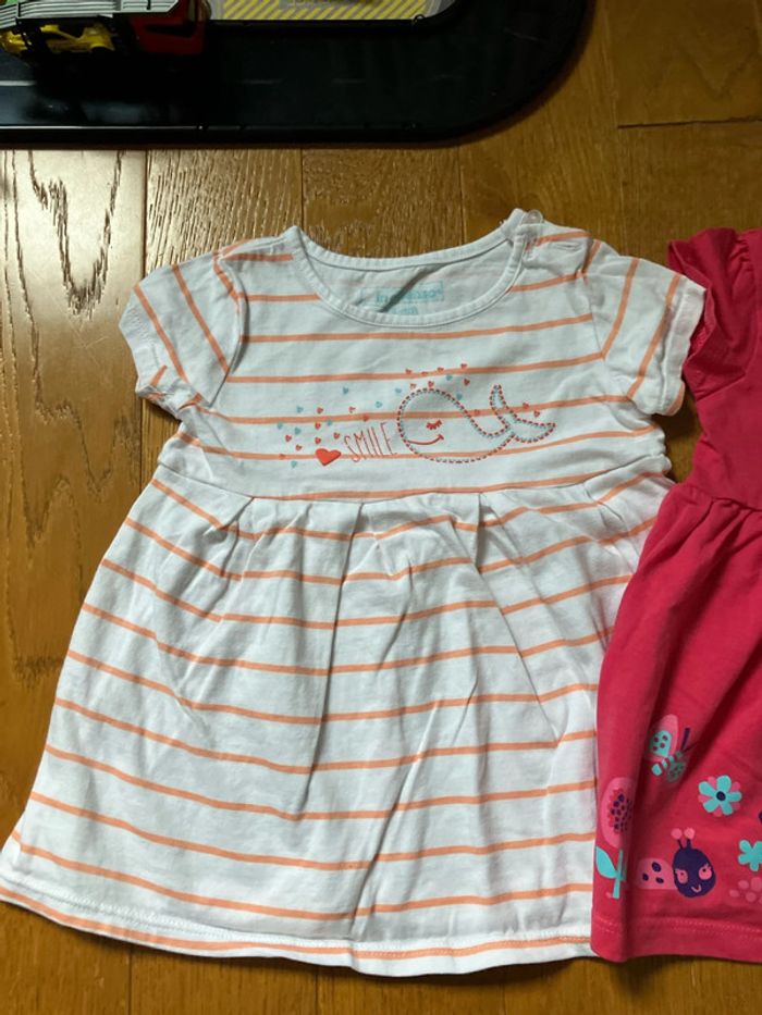 Lot 2 robes été 12 mois