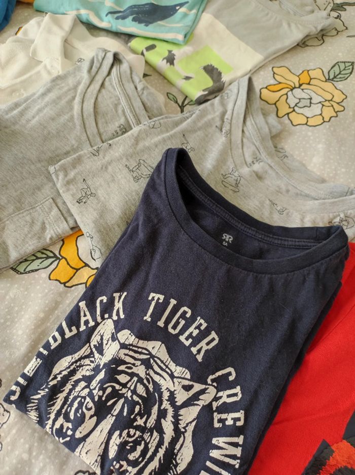 Lot de 13 tee-shirts été garçon 8ans - photo numéro 5