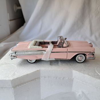 Voiture Ford Edsel rose 1/43 Médailler Franklin Mint 1987 Neuve