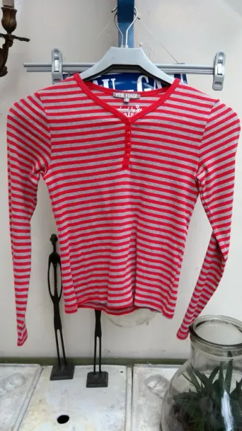 Tee shirt manches longues épais rayé rouge 12 ans