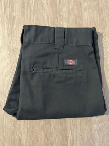 🔥 Short Dickies – Gris charbon – Taille 42 / W33 – État impeccable (neuf)