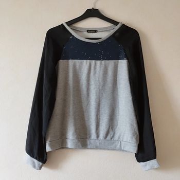 Sweat stylé manches en tissu transparent