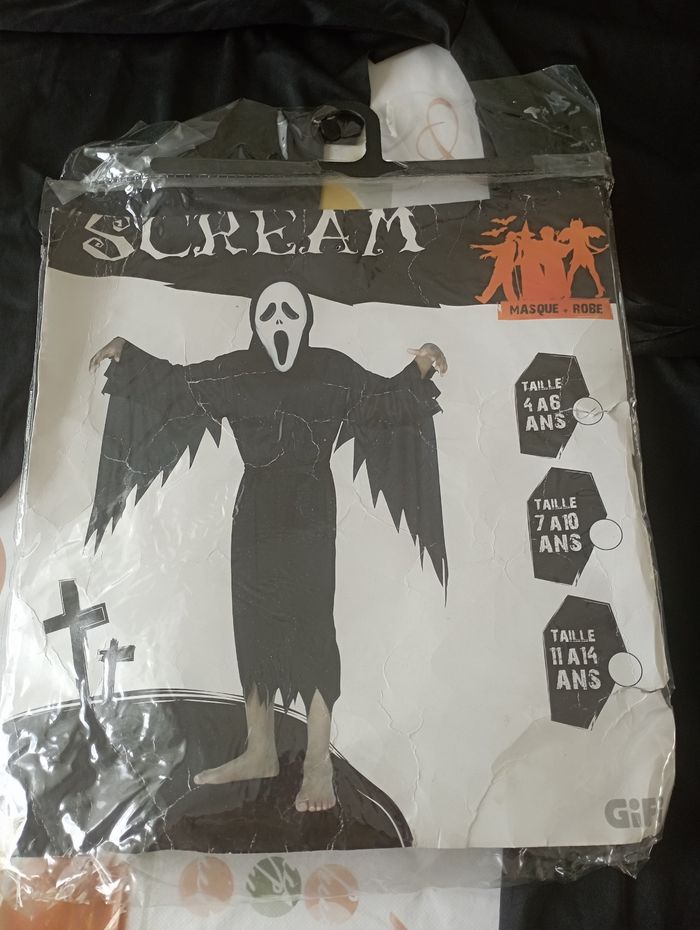 Déguisement noir avec masque Scream 4/6 ans 4€ - photo numéro 4