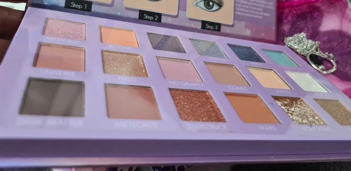 Joli Lot à fleurs aux tons mauves - photo numéro 8