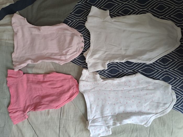 Lot de 4 bodies manches courtes - photo numéro 2