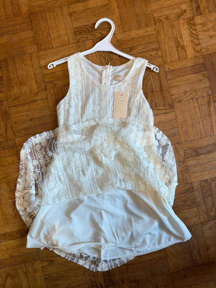 Robe jaune à dentelle - photo numéro 6
