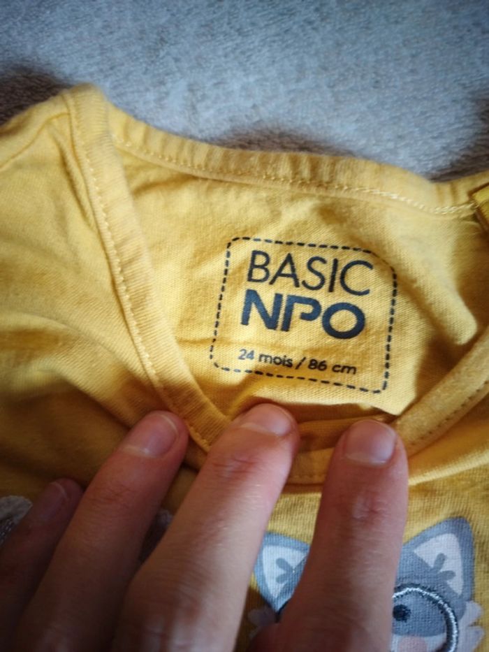 Tee-shirt jaune manches longues taille 2 ans - photo numéro 2