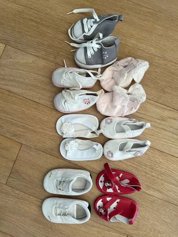 Vend lot de 7 paires de chaussures 6/12 mois - taille 19 bon état