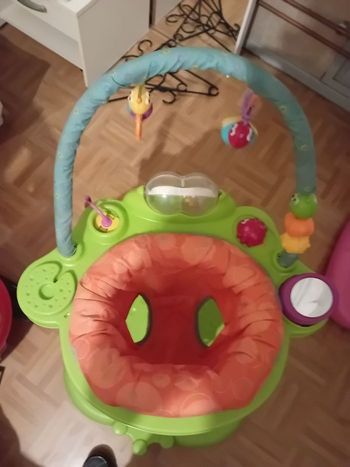 Trotteur fisher-price tournant a 360 degrés