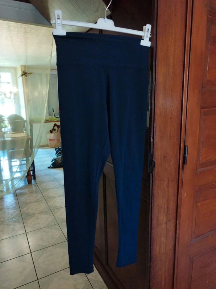 Pantalon bleu foncé droit 95% coton 38/40 neuf - photo numéro 2